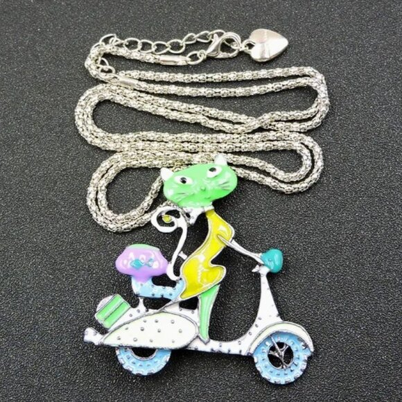 Betsey Johnson Necklace Enamel Cat on Scooter Brooch / Pendant Silver Tone - Picture 1 of 2